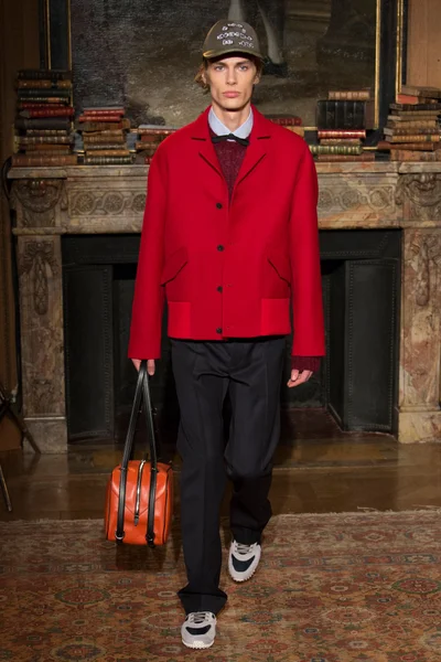 Look 38